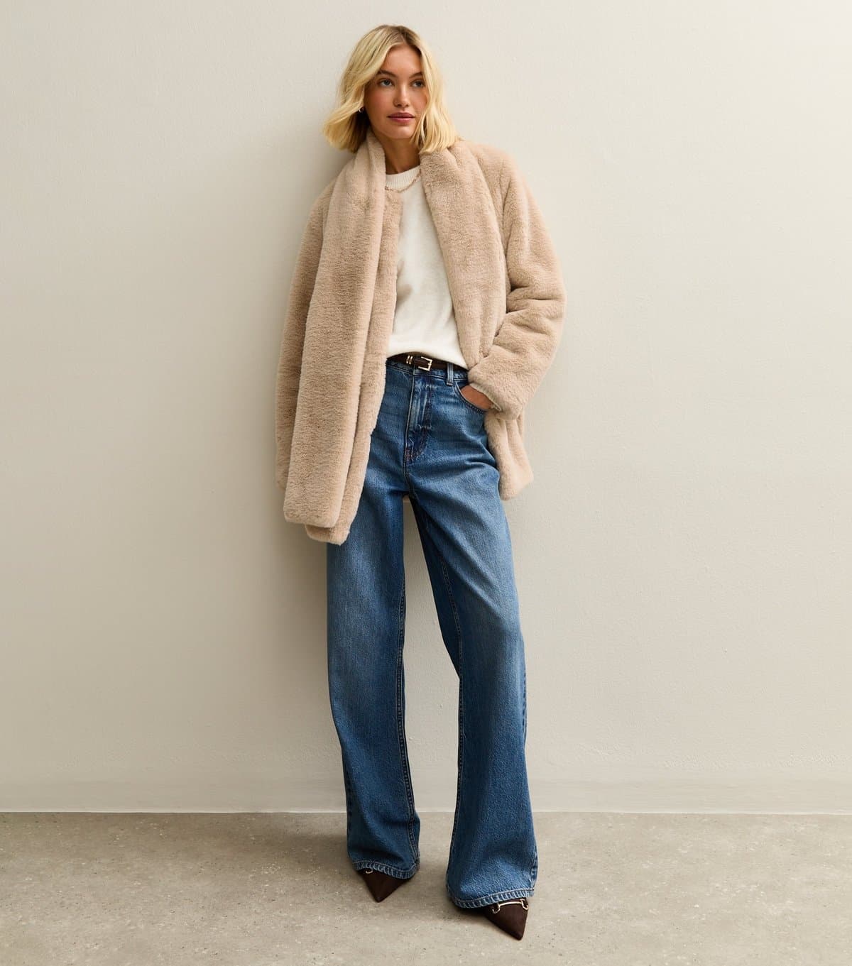 New Look Women's Cream Faux Fur Jacket and Scarf Set New Look