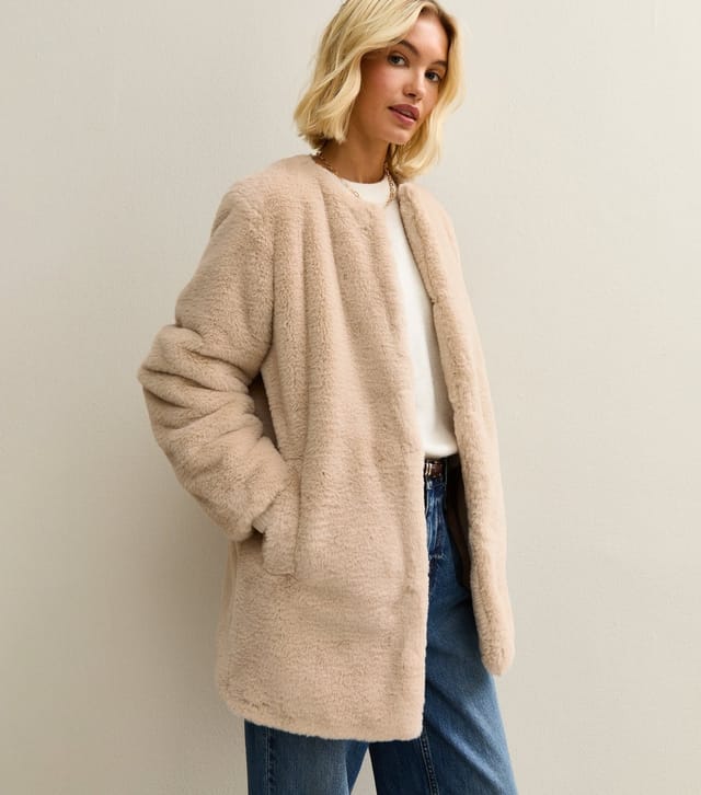 New Look Women's Cream Faux Fur Jacket and Scarf Set New Look - 3