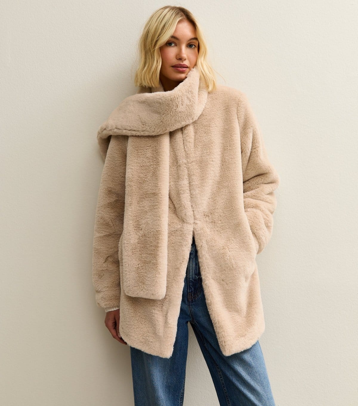 New Look Women's Cream Faux Fur Jacket and Scarf Set New Look - 4