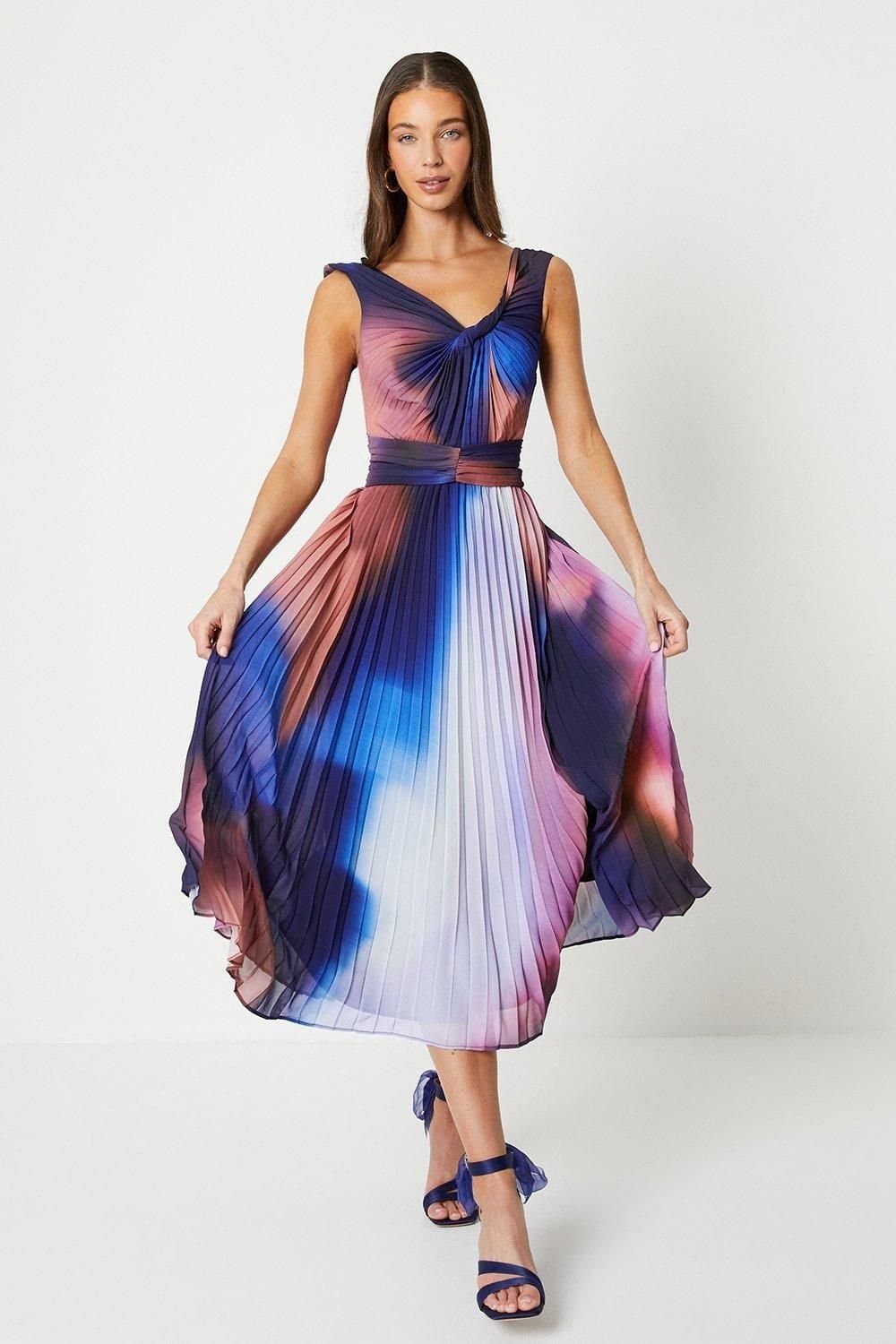 Coast Coast Women's Printed Pleated V Neck Midi Dress