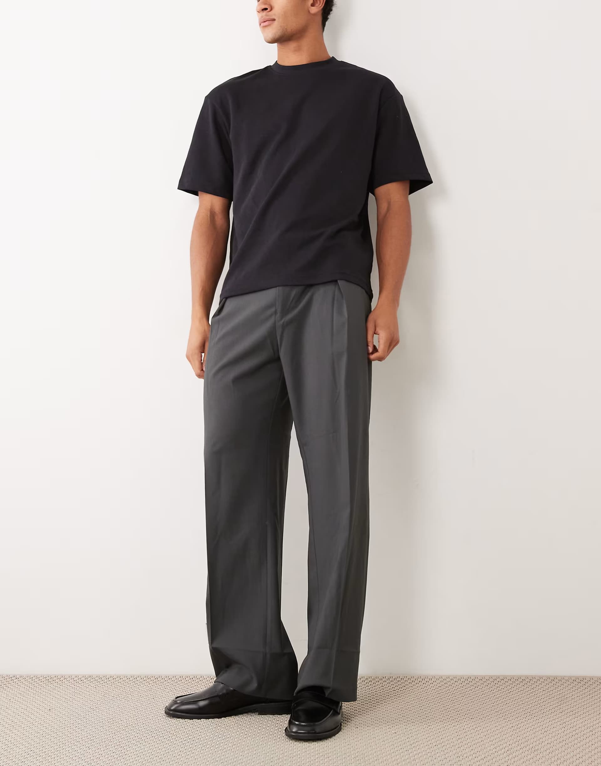 ASOS ASOS DESIGN smart wide leg trousers with deep pleat in charcoal microtexture
