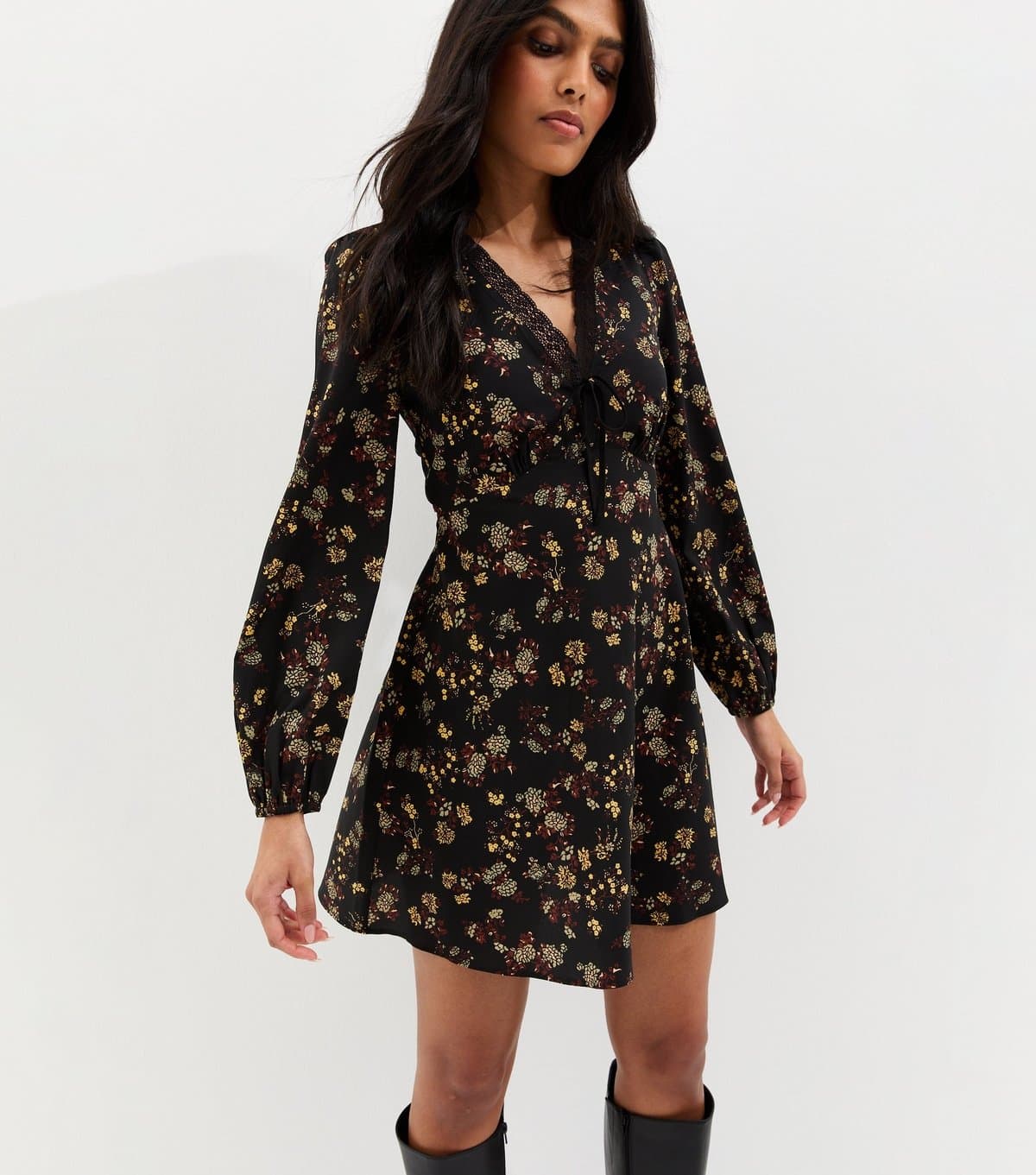 New Look Women's Black Floral Print Lace Trim Mini Dress New Look