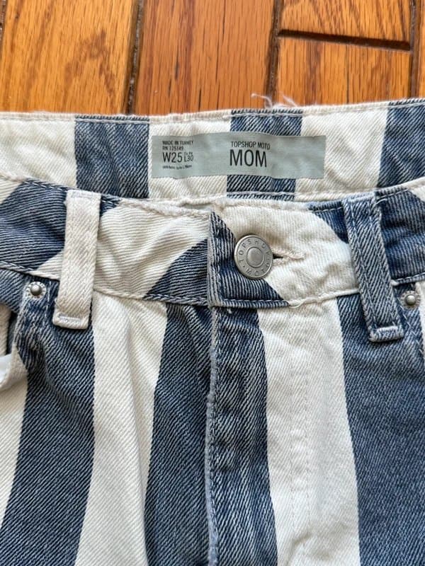 Topshop Topshop Moto blue & white striped mom jeans with distressed details. Size: 25"