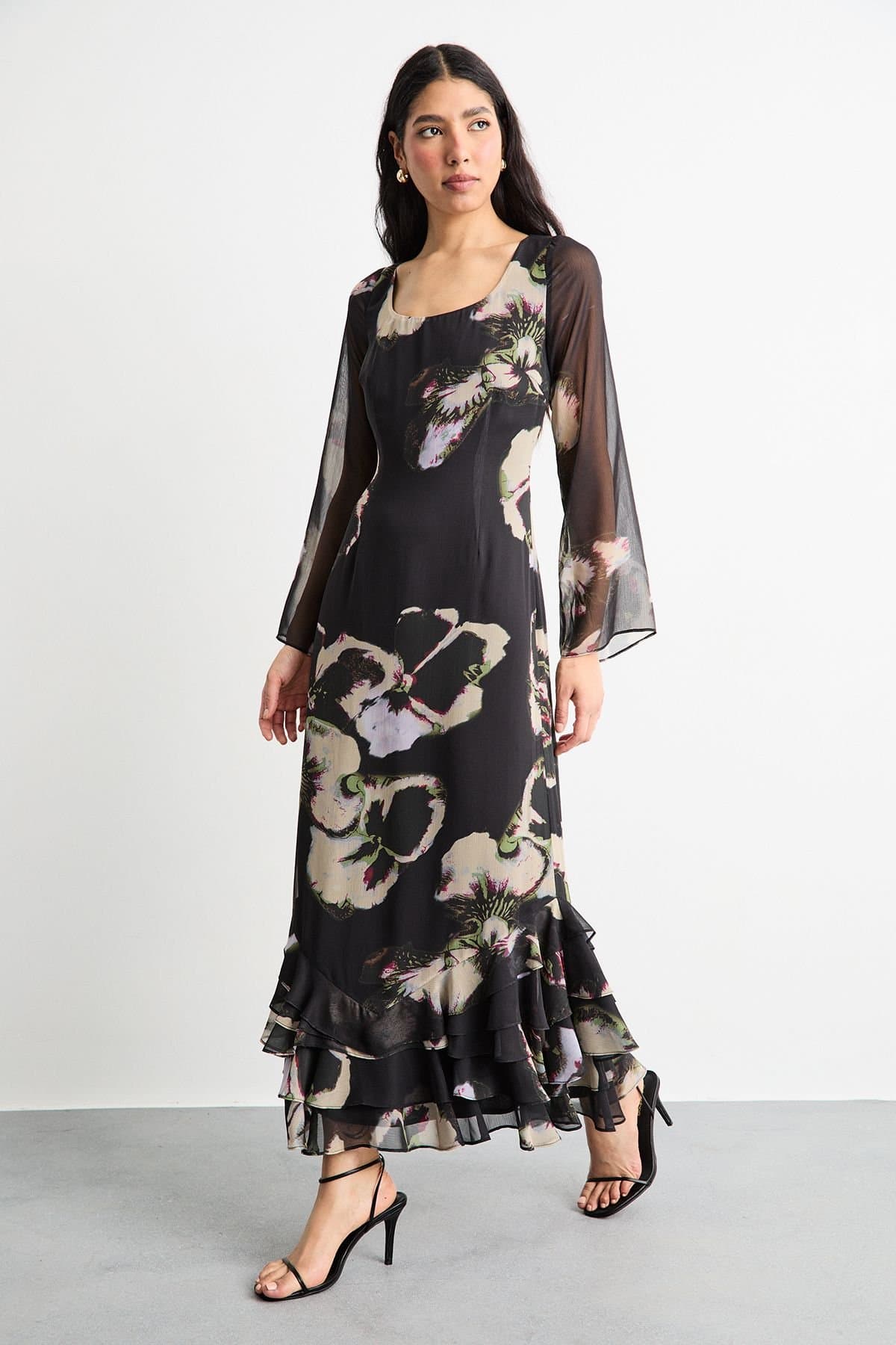 Warehouse Warehouse Women's Printed Scoop Neck Ruffle Hem Midi Dress in Floral