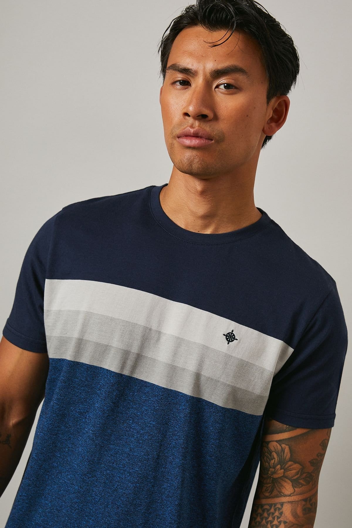 Maine Maine Men's Navy Detroit Stripe T-shirt - 4