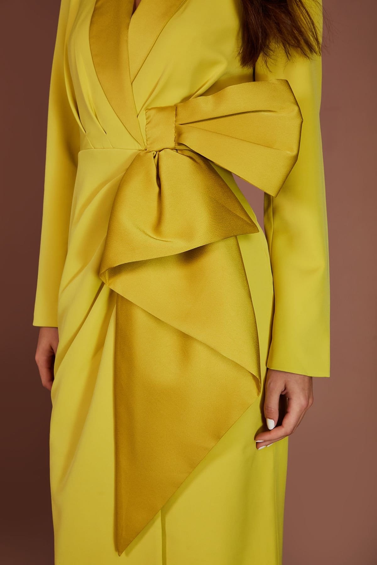 Coast Coast Women's Muse Bow Front Satin Maxi Dress in Chartreuse - 4