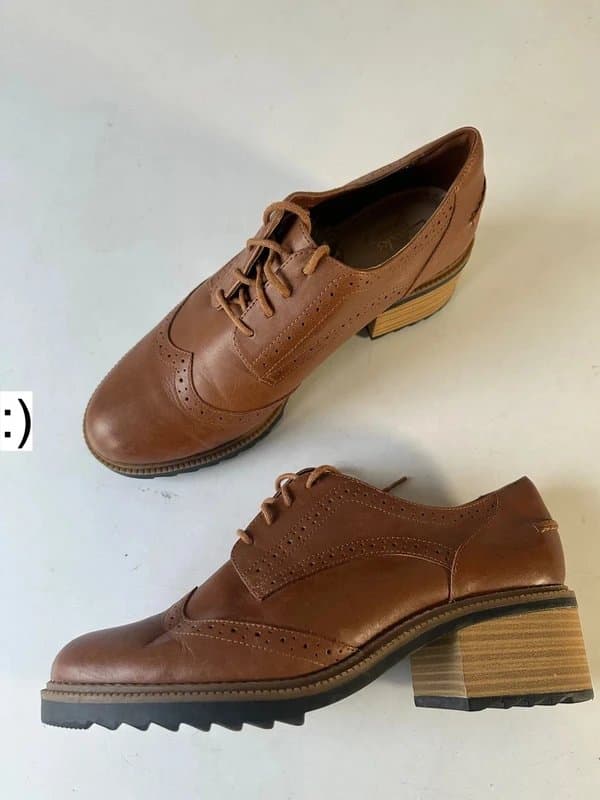 Clarks Clarks brogues new chunky high heel tan brown new BNWT 6 E width