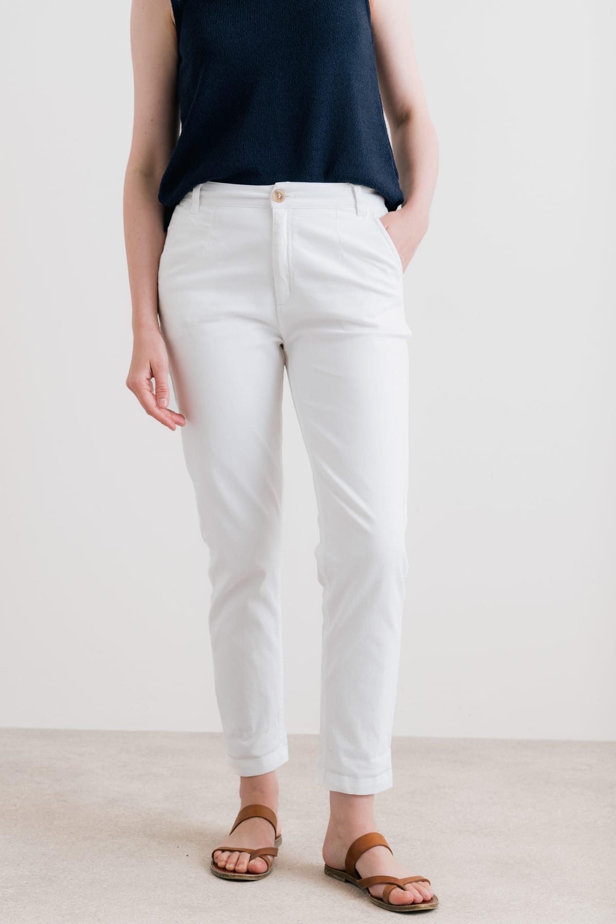Lily & Me Lily & Me Women's Breaker Stretch Twill Trousers in White - 1