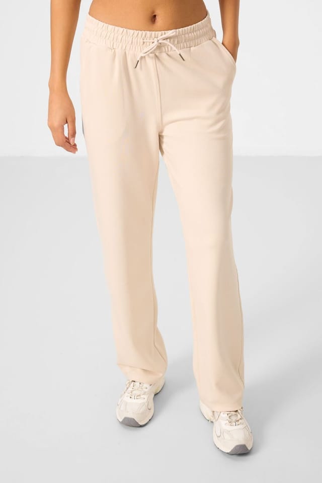 Tommy Life Tommy Life Women's Oversized Hooded Sweatshirt & Wide-Leg Pants Set in Beige - 3