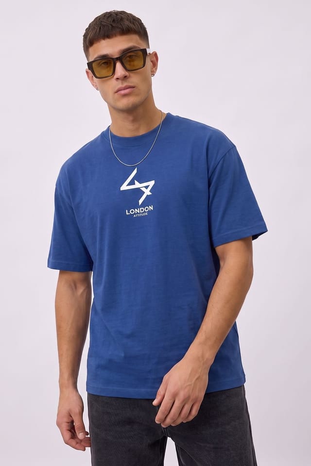 LONDON ATTITUDE LONDON ATTITUDE Men's Oversized Heavyweight T-Shirt with Varsity Back Print in Royal - 2