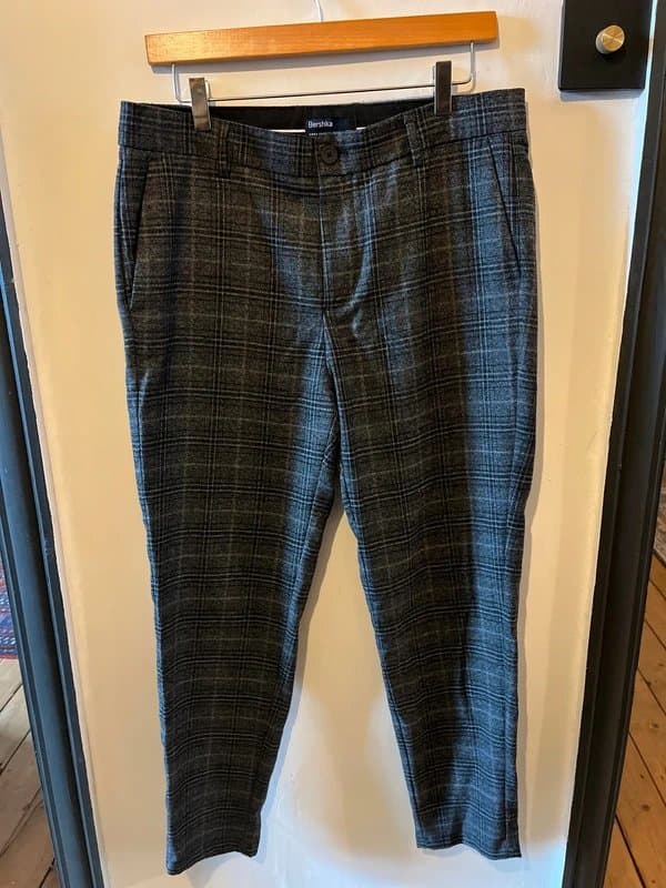 Bershka Men’s bershka skinny cropped  tartan suit style trousers
