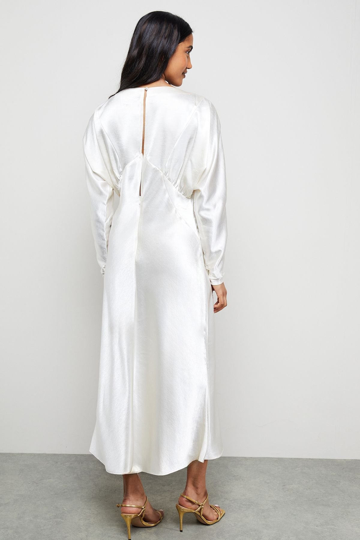 Warehouse Warehouse Women's Satin Batwing Draped Midaxi in Cream - 3
