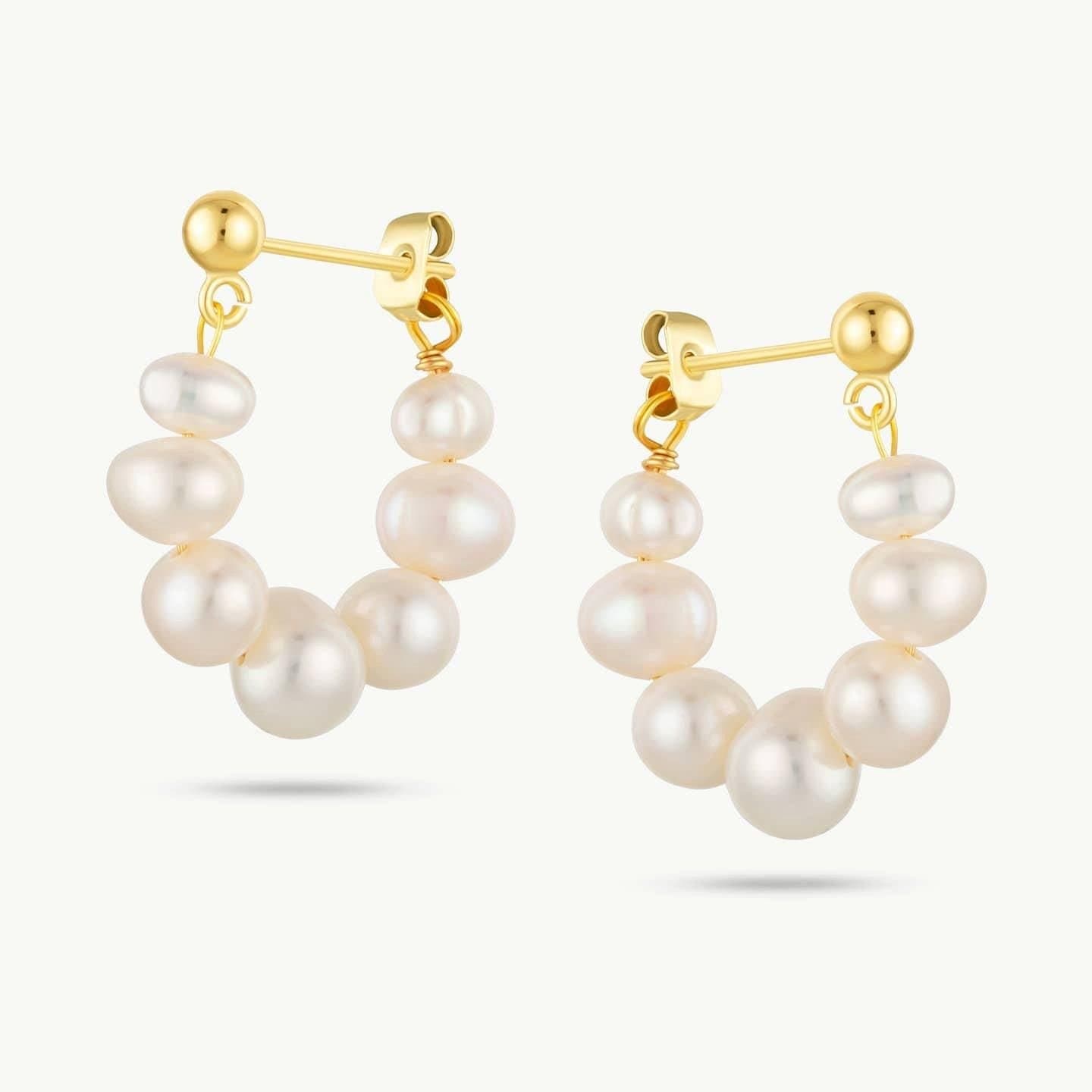 Arctic Fox & Co. Arctic Fox & Co. Gold Pearl Hooped Earrings