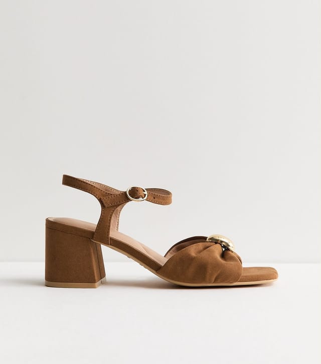 New Look Women's Wide Fit Tan Faux Suede Metal Ring Block Heel Sandals Vegan New Look - 2