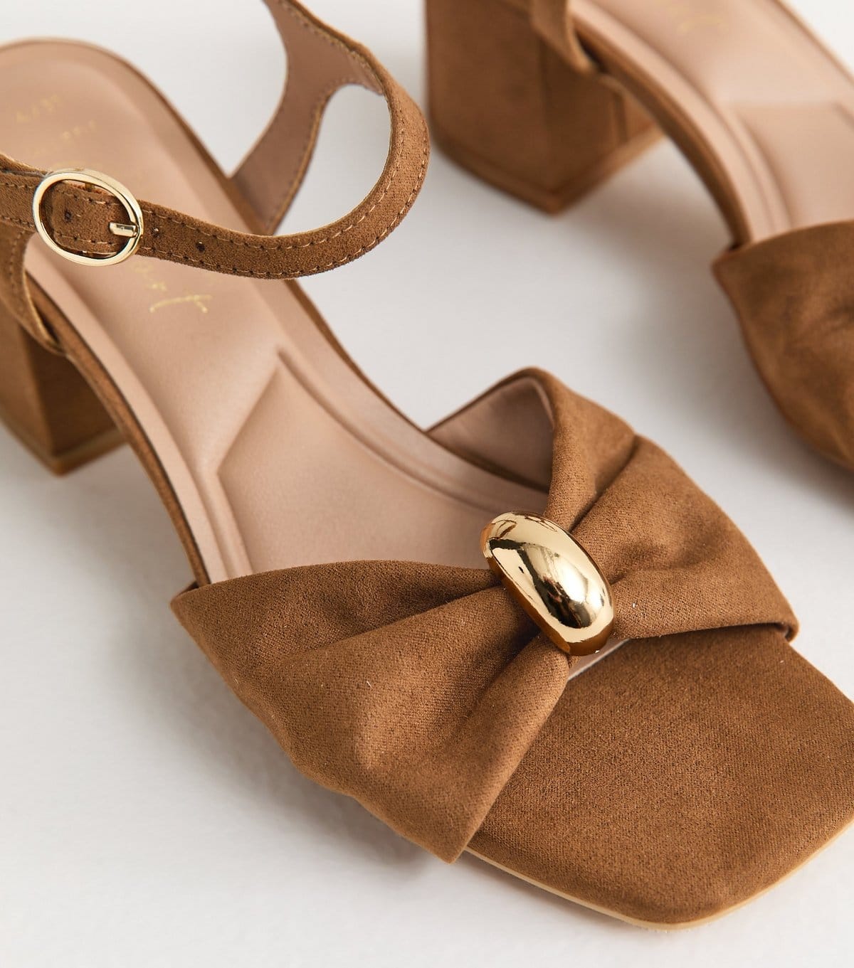 New Look Women's Wide Fit Tan Faux Suede Metal Ring Block Heel Sandals Vegan New Look - 4