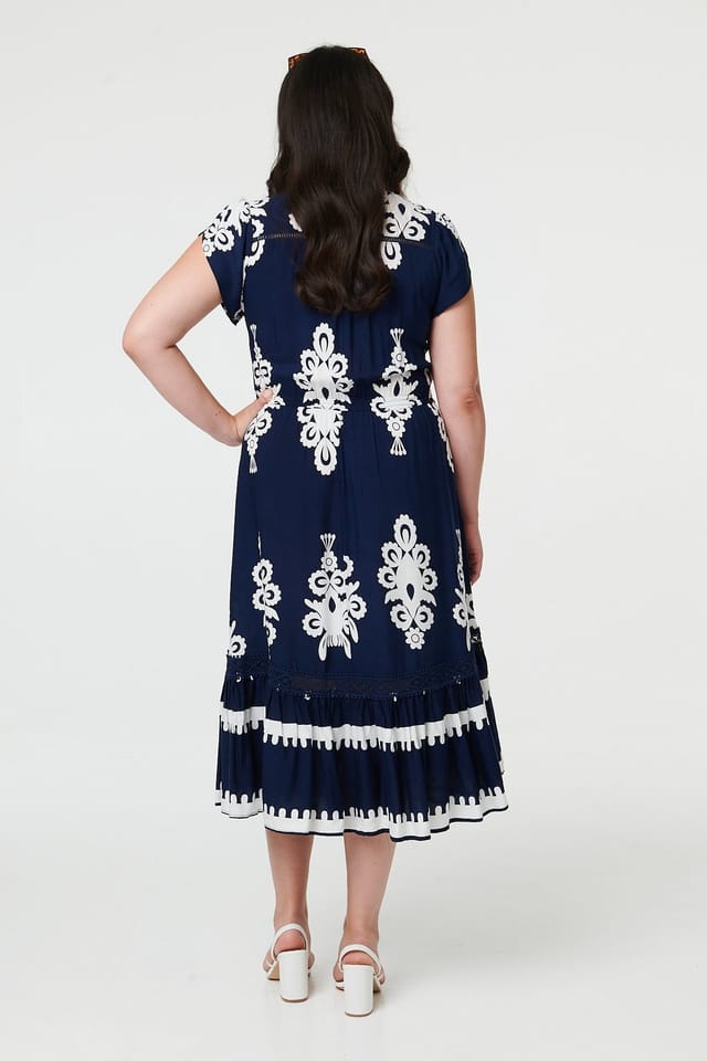Izabel London Izabel London Women's Curve Printed Cap Sleeve Midi Dress in Navy - 3