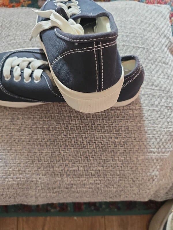 New Look Ladies New Look Canvas shoes.  7.