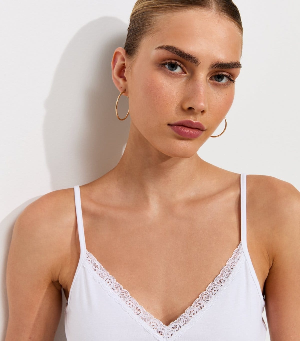 Women's White Lace Trim V-Neck Cami Top New Look