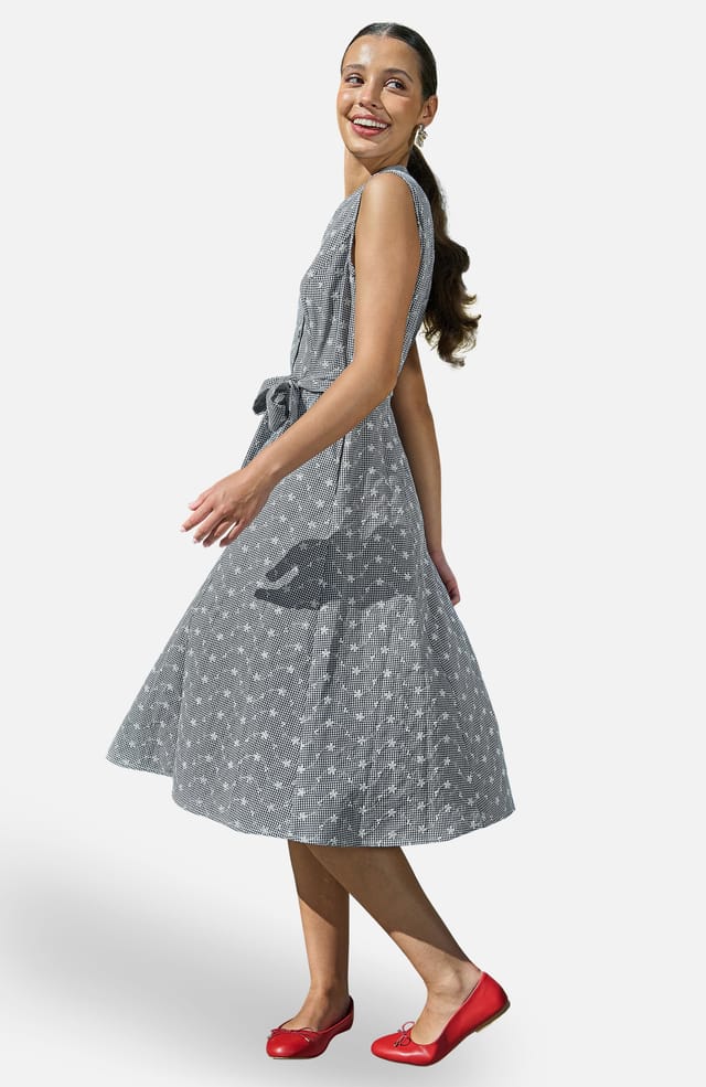 Yumi Yumi Women's Broderie Anglaise Embroidered Sleeveless Shirt Dress in Charcoal - 2