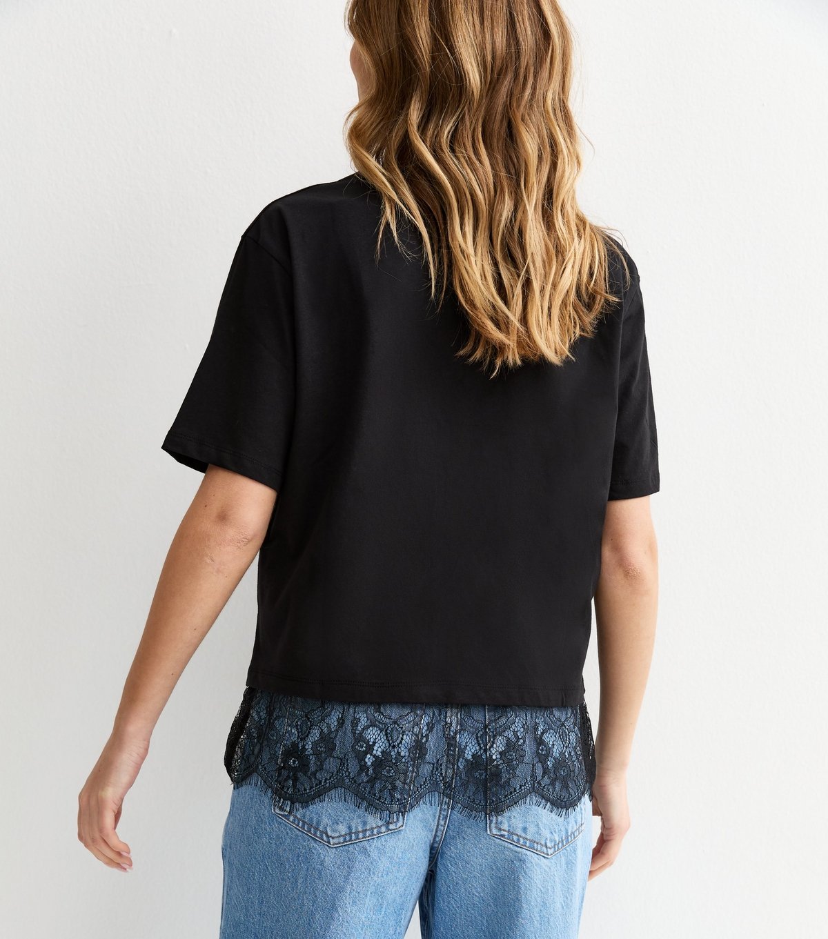 New Look Women's Black Lace Hem Boxy T-Shirt New Look - 4