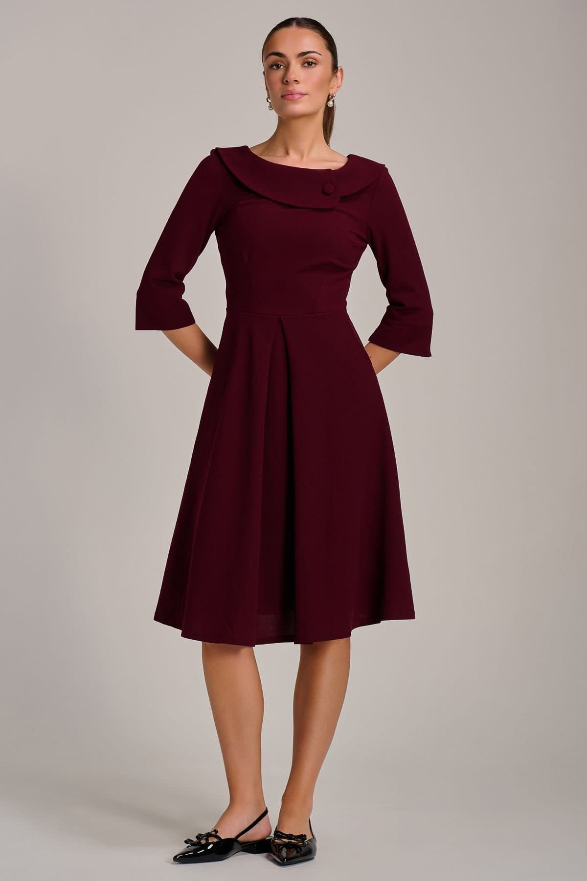 Jolie Moi Jolie Moi Women's Fold Collar Button Detail Dress in Burgundy