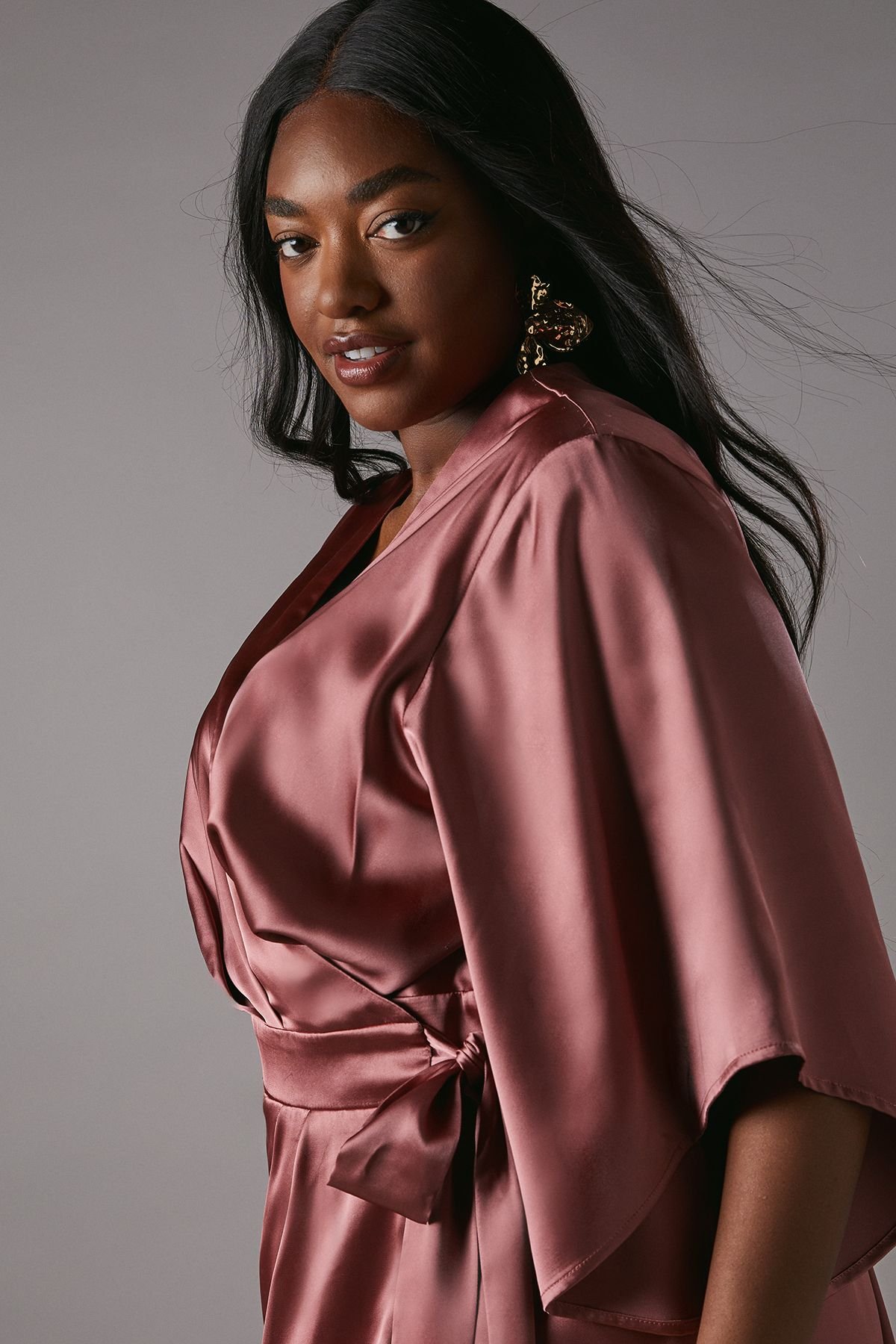 Coast Coast Women's Plus Satin Pleat Front Midi Wrap Dress in Rose - 3