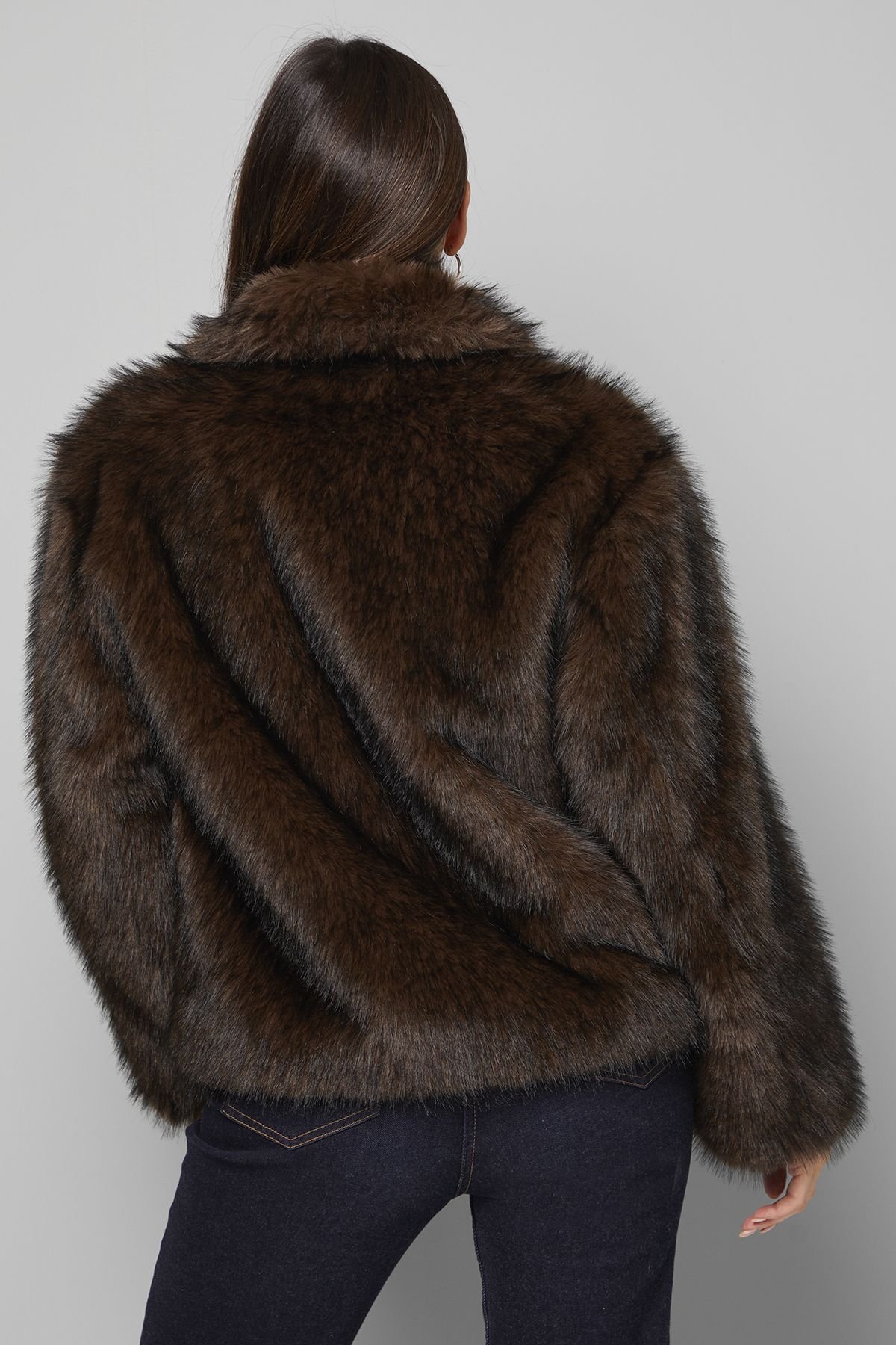 Wallis Wallis Women's Zip Through Short Fur Coat in Chocolate - 3