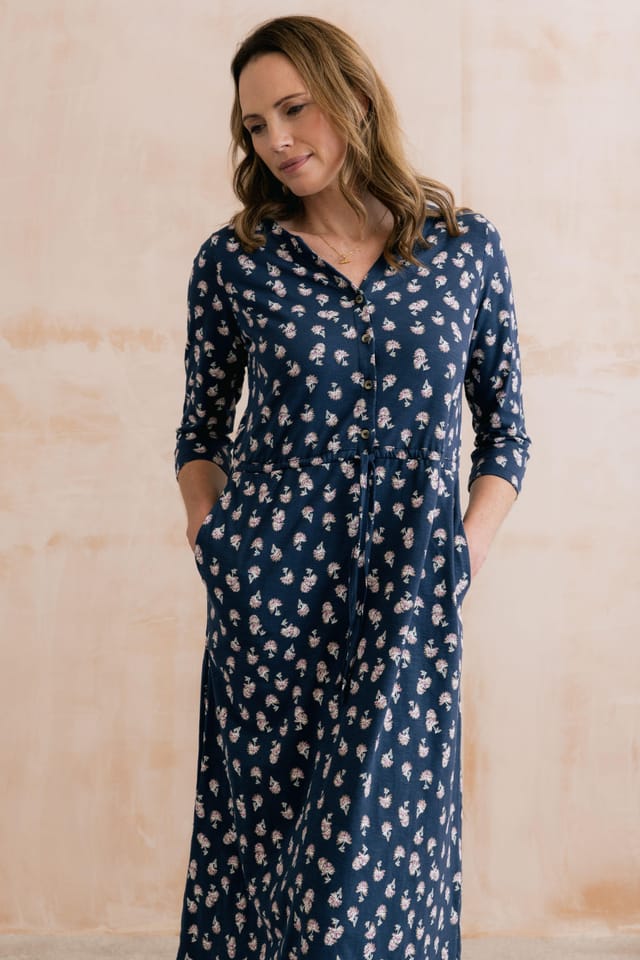 Lily & Me Lily & Me Women's Callowell Printed Jersey Midi Dress in Navy - 3
