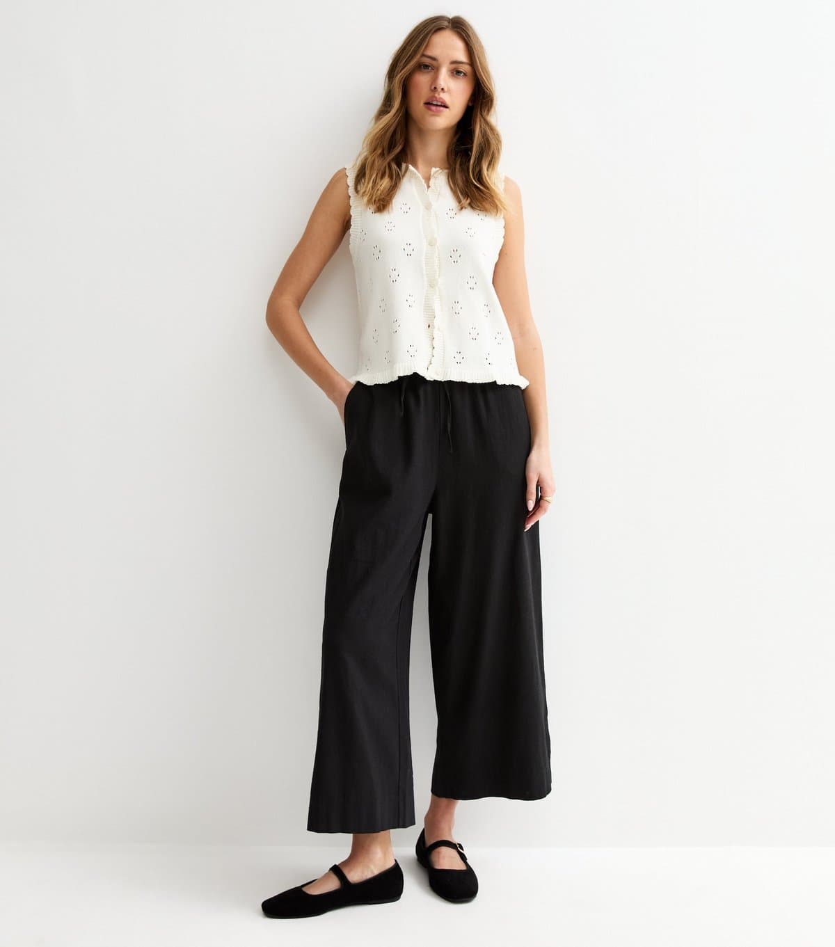 New Look Women's Black Linen Blend Crop Trousers New Look