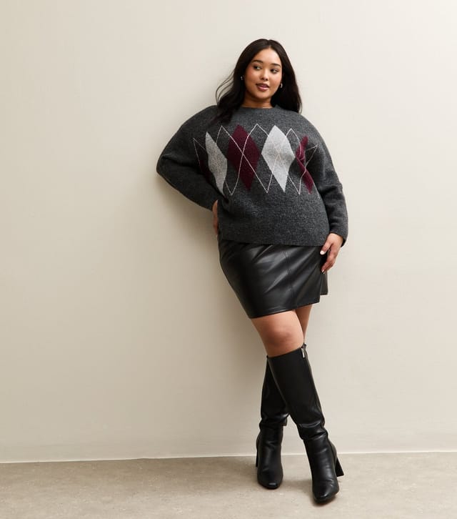 New Look Women's Plus Size Black Faux Leather A-Line Mini Skirt Curves New Look - 2