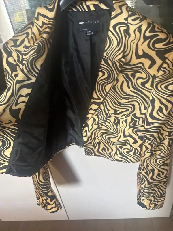 ASOS Men's Gold-Black Patterned Cropped Blazer
