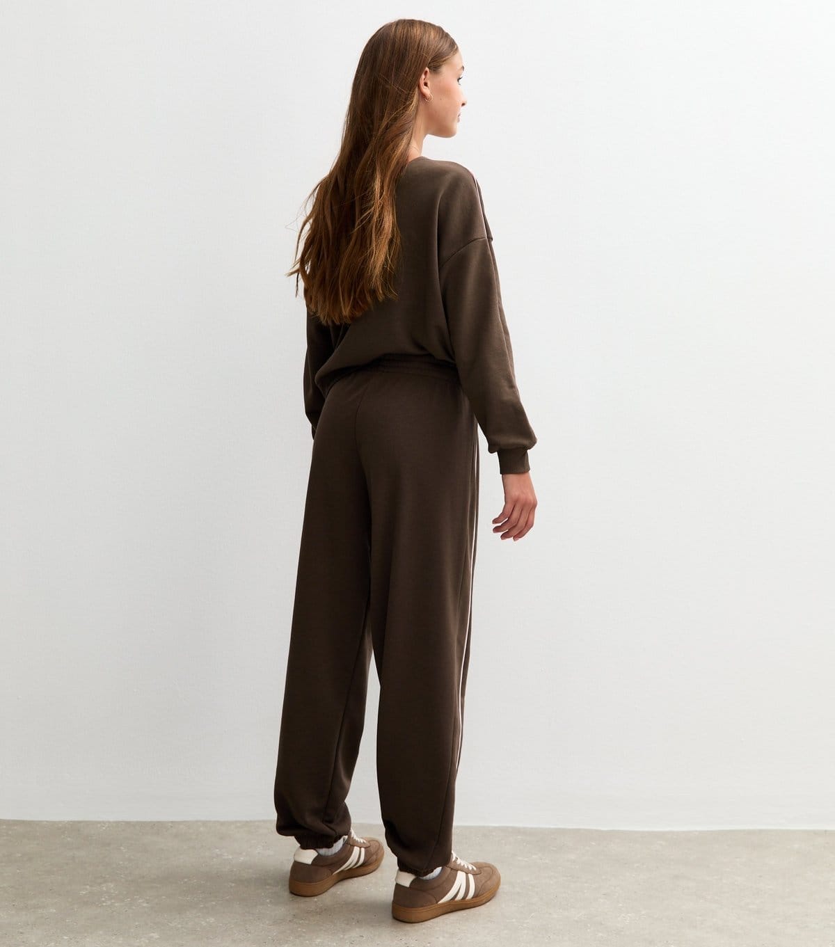 New Look Girls' Dark Brown Contrast Trim Cuffed Joggers New Look - 4