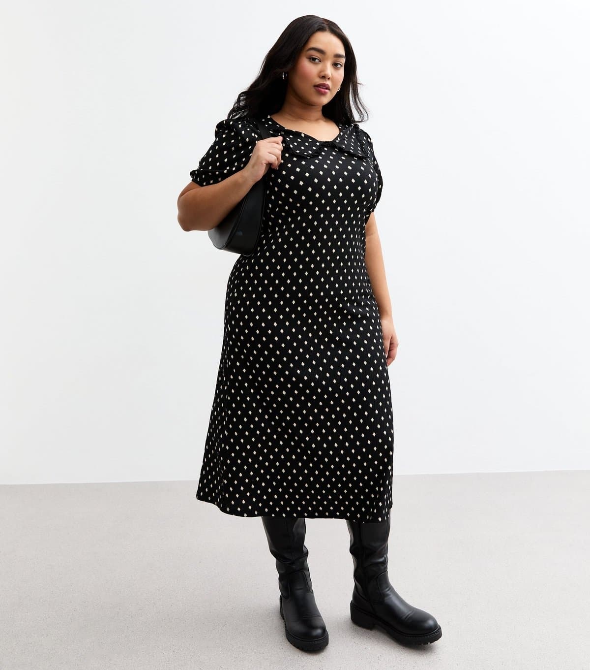 New Look Women's Plus Size Black Crinkle Texture Spotty Midi Dress Curves New Look