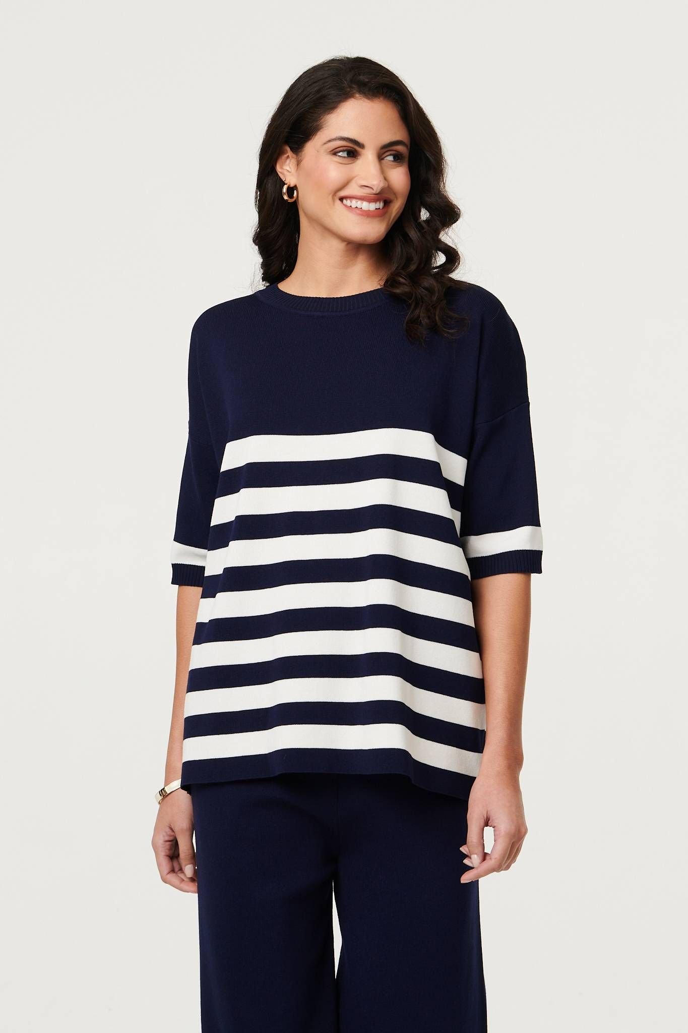 Izabel London Izabel London Women's Knit Texture Relaxed Top & Trousers Set in Navy - 4