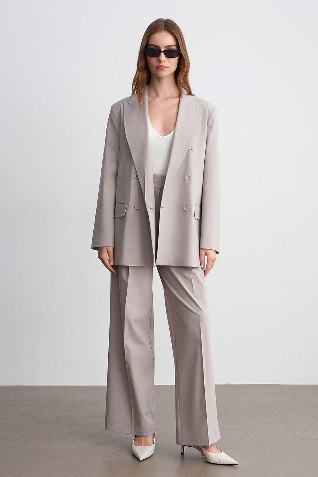 Dilvin Dilvin Women's Long Crepe Blazer With Shawl Collar in Light Grey - 4
