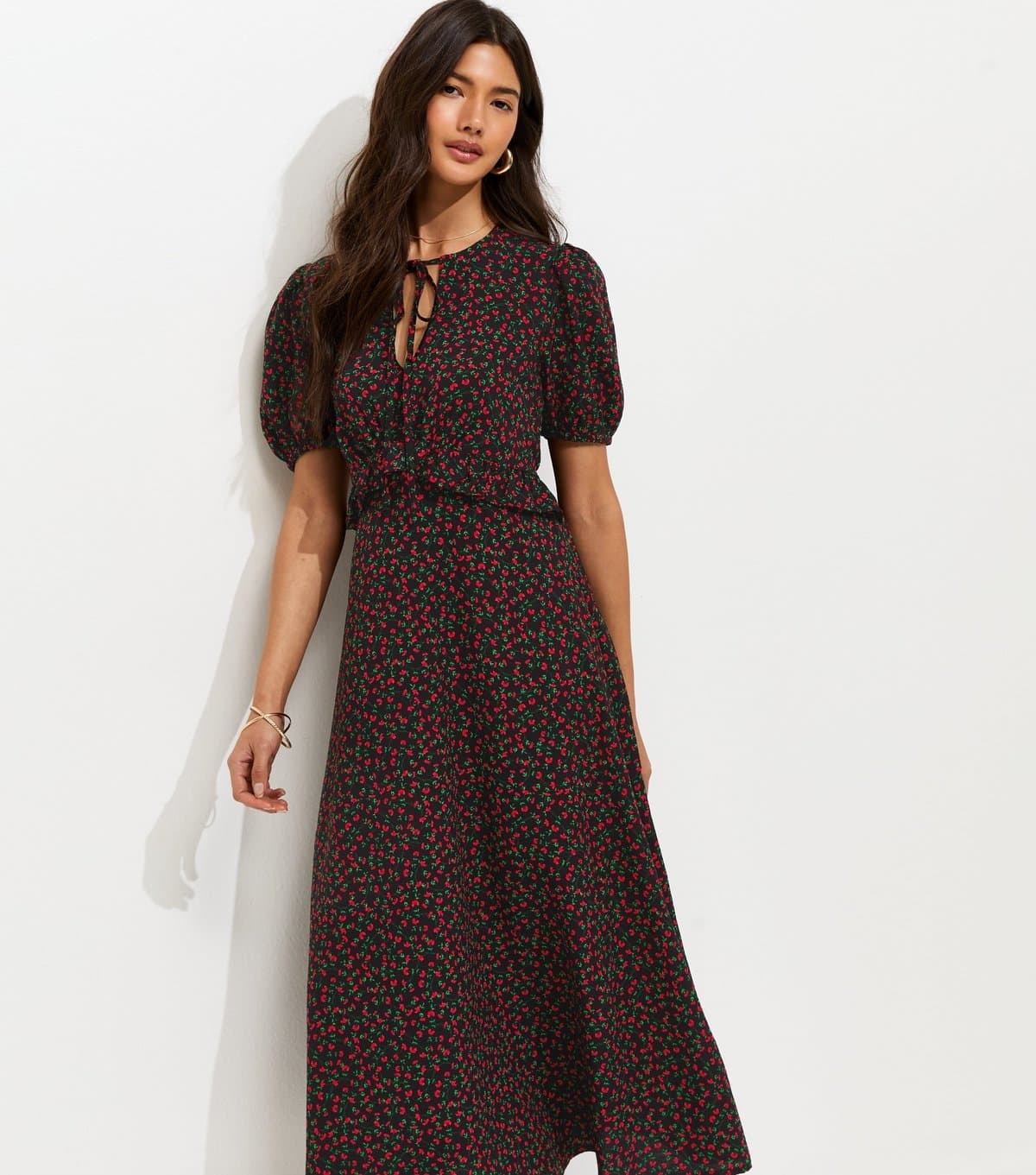 New Look Women's Black Floral Short Sleeve Keyhole Midi Dress New Look