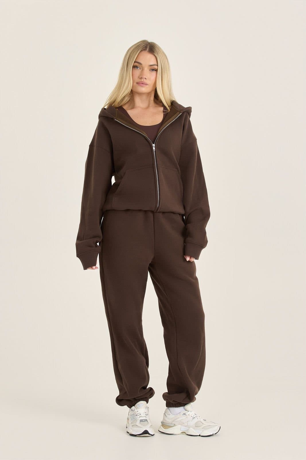 Loom Archives Loom Archives Women's LOOM Cuffed Leg Jogger in Chocolate