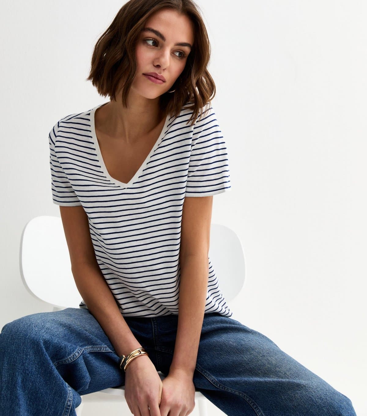 New Look Women's Cream Striped V Neck T-Shirt New Look