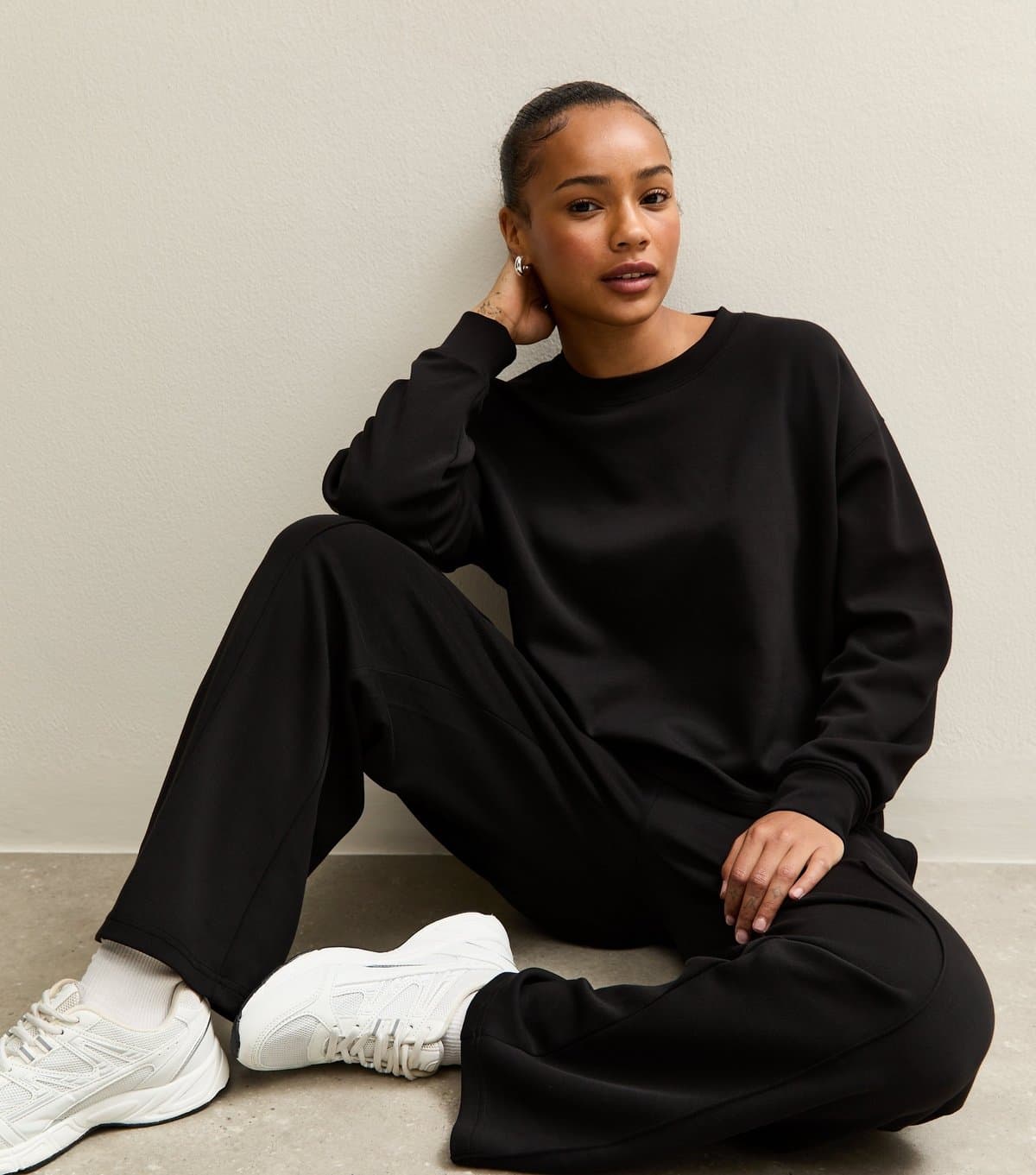 New Look Women's Petite Premium Black Oversized Crew Neck Sweatshirt New Look