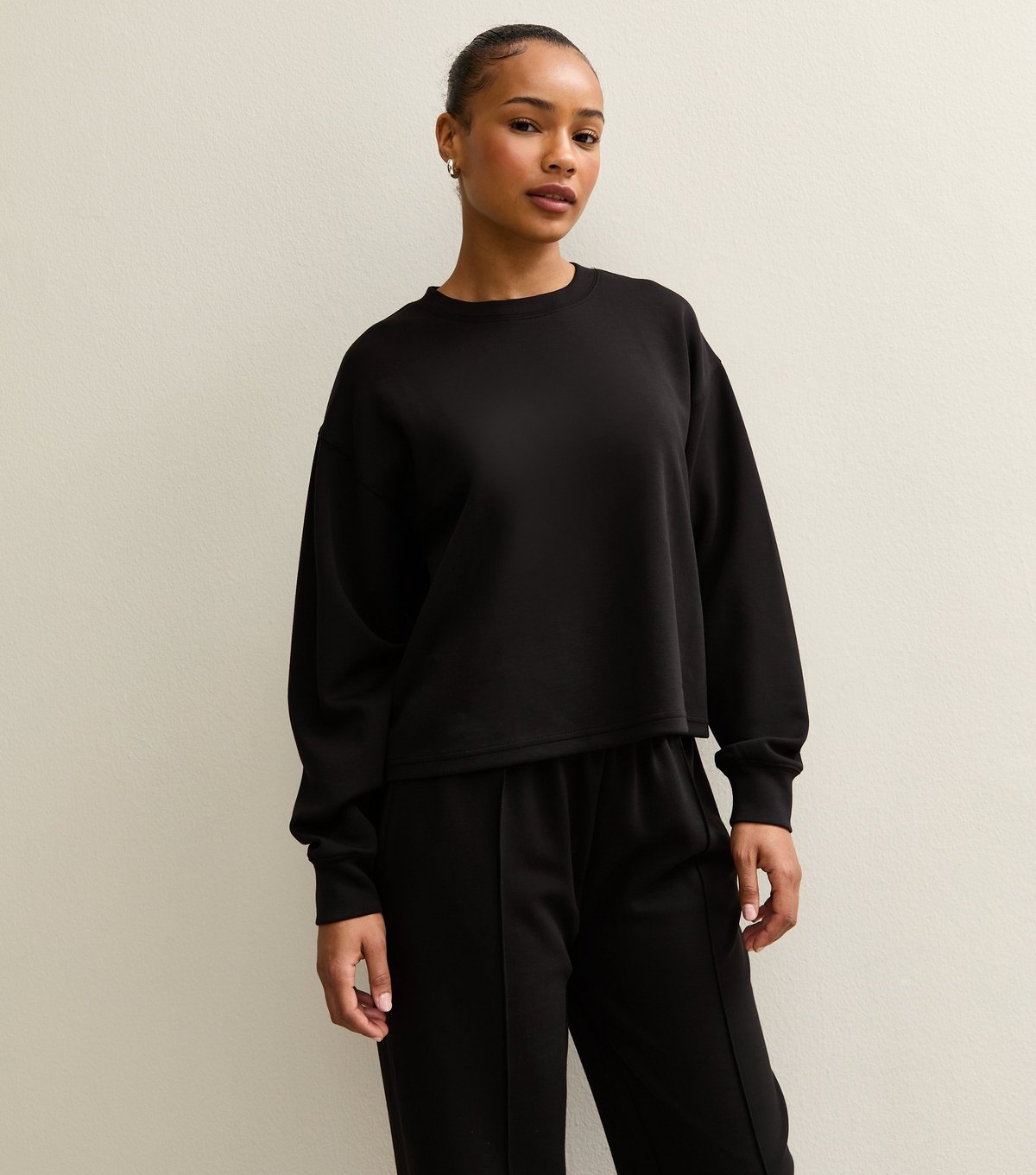 New Look Women's Petite Premium Black Oversized Crew Neck Sweatshirt New Look - 3