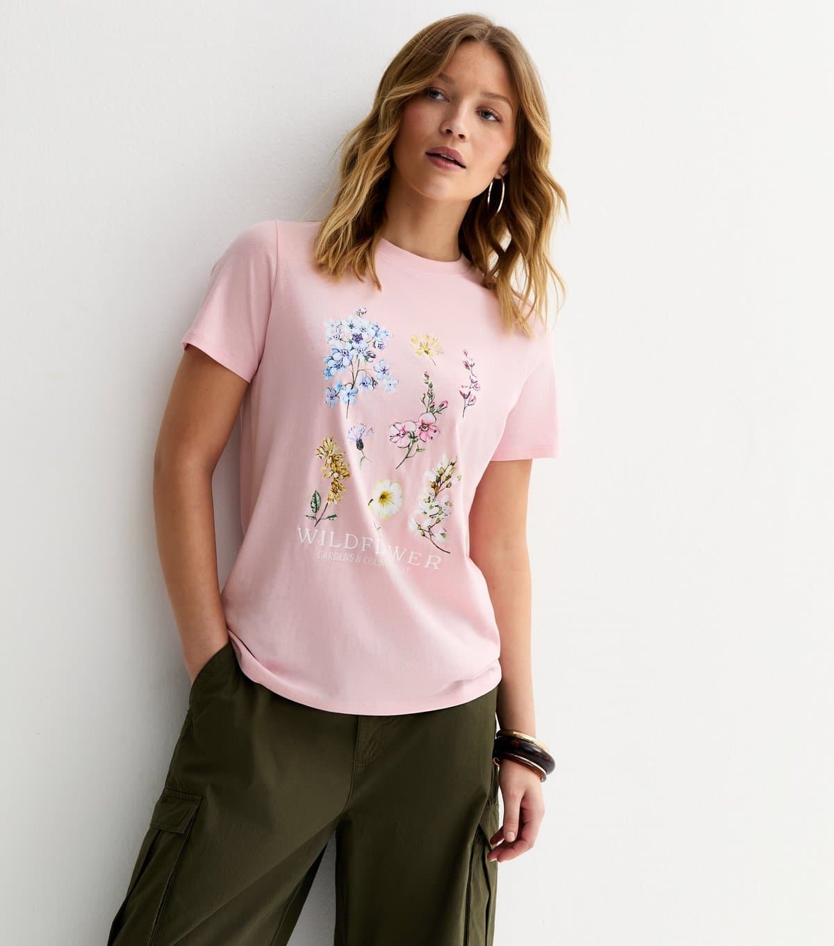New Look Women's Light Pink Cotton Wildflower Print T-Shirt New Look
