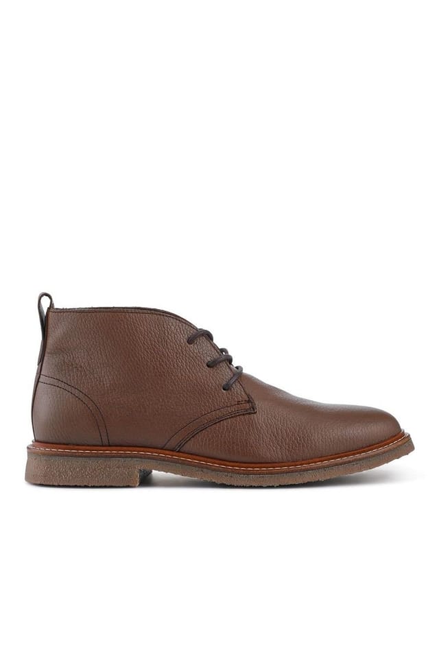 Jones Bootmaker Jones Bootmaker Men's Earley Leather Chukka Boots in Light Brown - 2