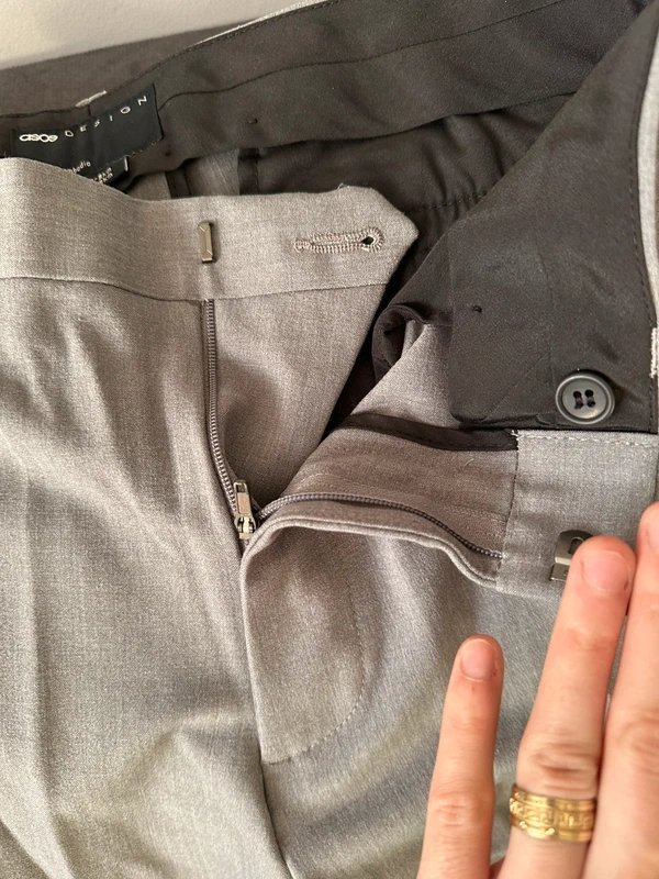 ASOS Design ASOS design super skinny smart trousers in grey size W32 L32 - 1