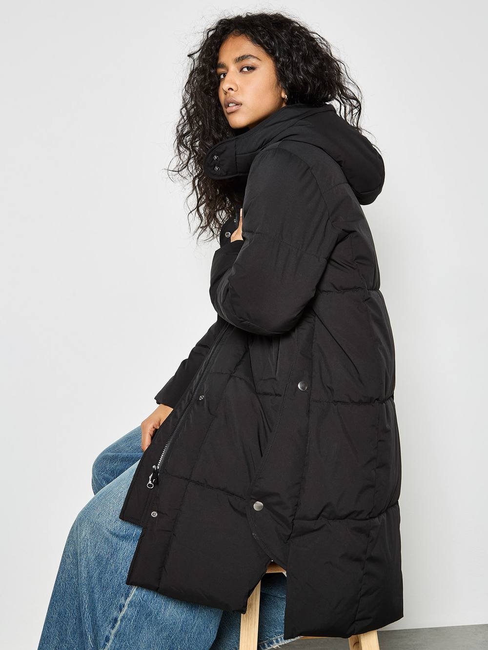 Apricot Apricot Women's Longline Padded Puffer Coat in Black - 2
