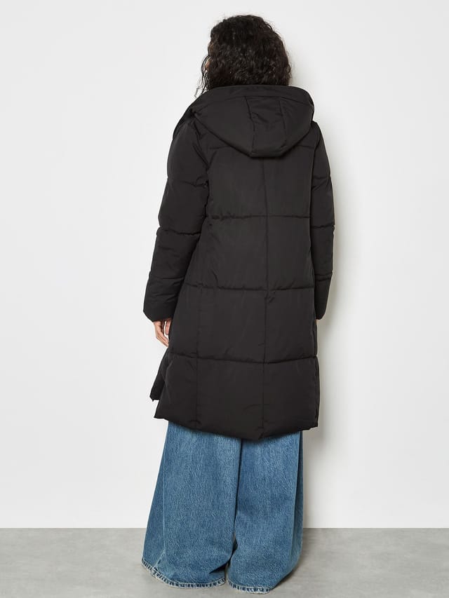 Apricot Apricot Women's Longline Padded Puffer Coat in Black - 3