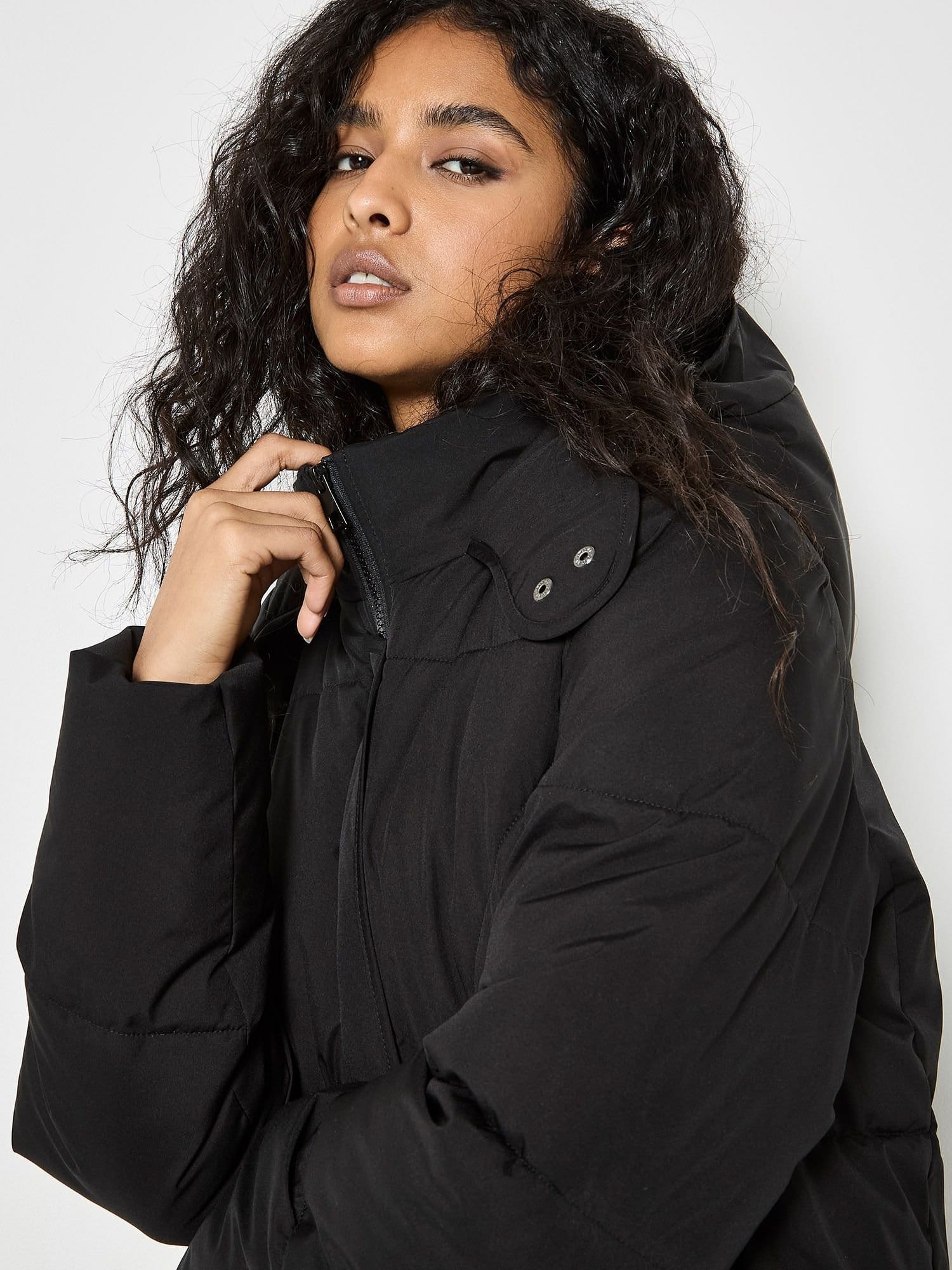 Apricot Apricot Women's Longline Padded Puffer Coat in Black - 4