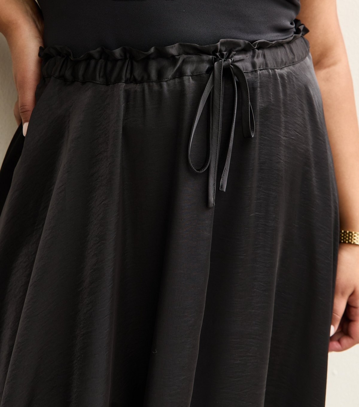 New Look Women's Plus Size Black Satin Gathered Midi Skirt Curves New Look - 3