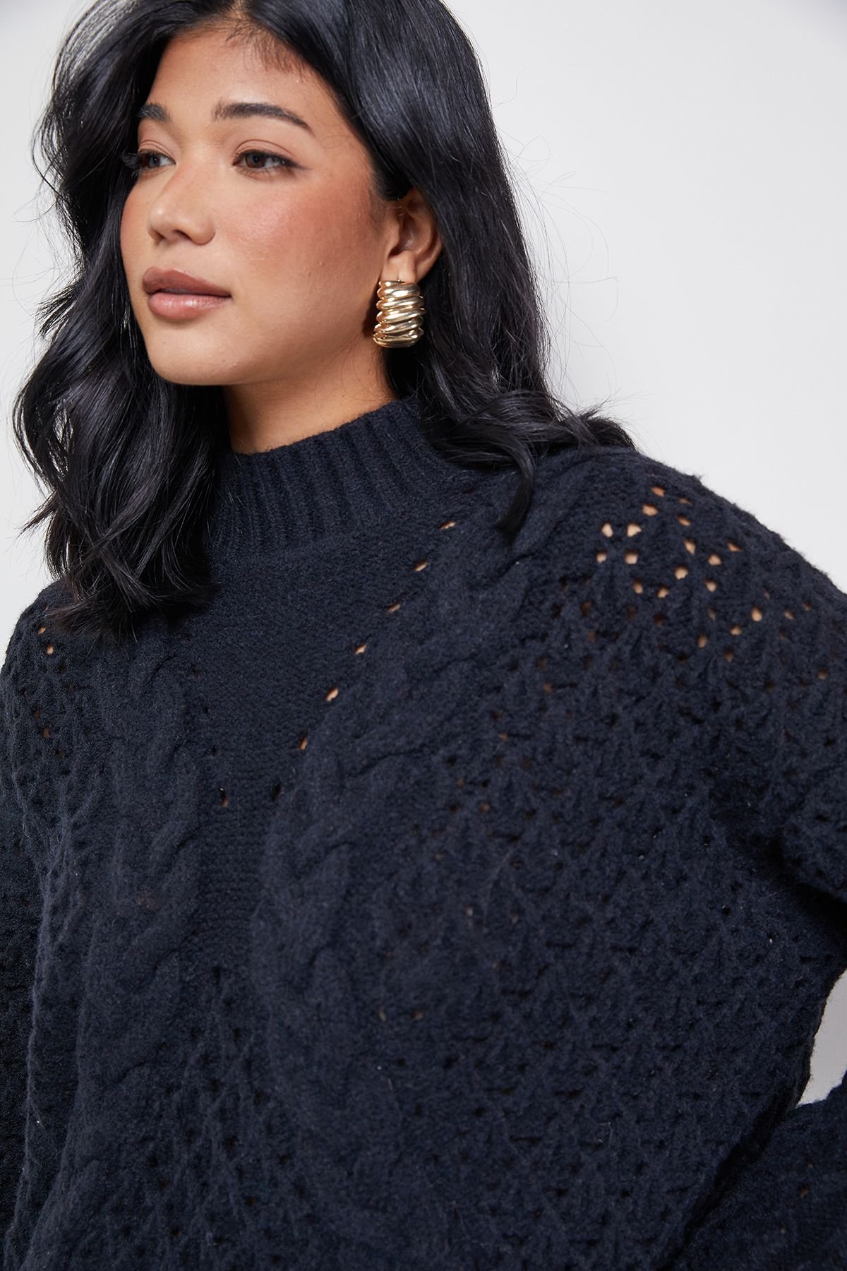 Warehouse Warehouse Women's Chunky Cable Knit Roll Neck Jumper in Black - 4