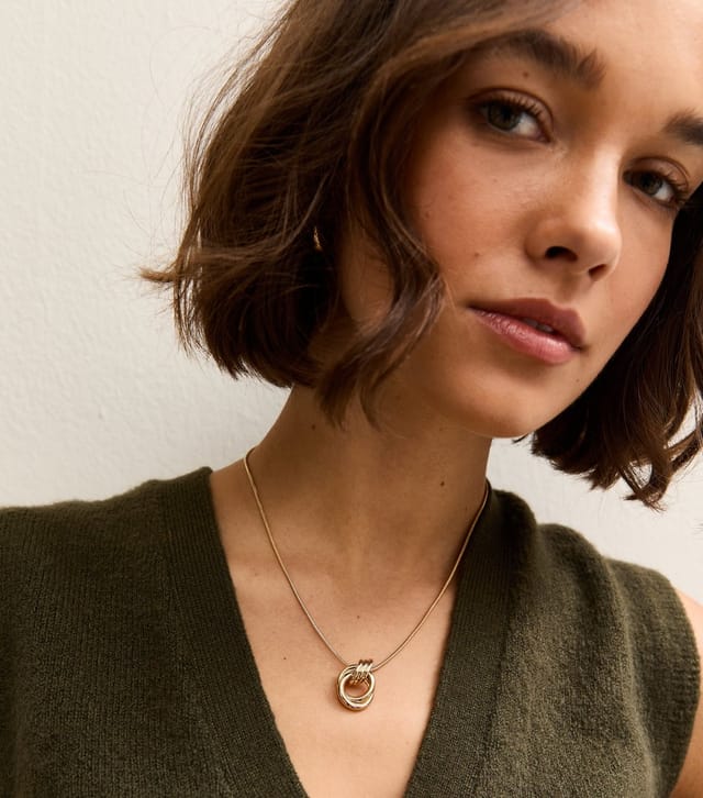 New Look Gold Tone Doorknocker Pendant Necklace New Look - 2