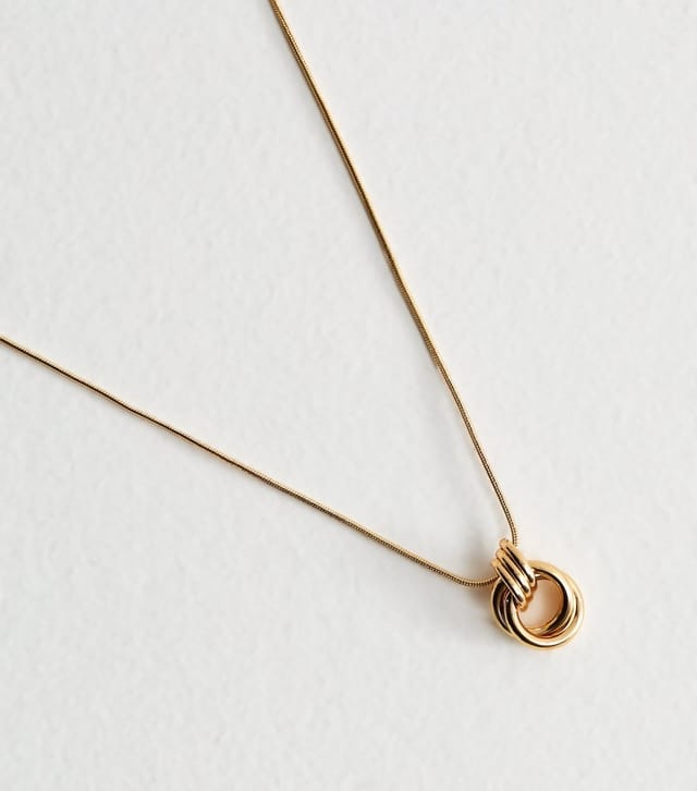 New Look Gold Tone Doorknocker Pendant Necklace New Look - 3